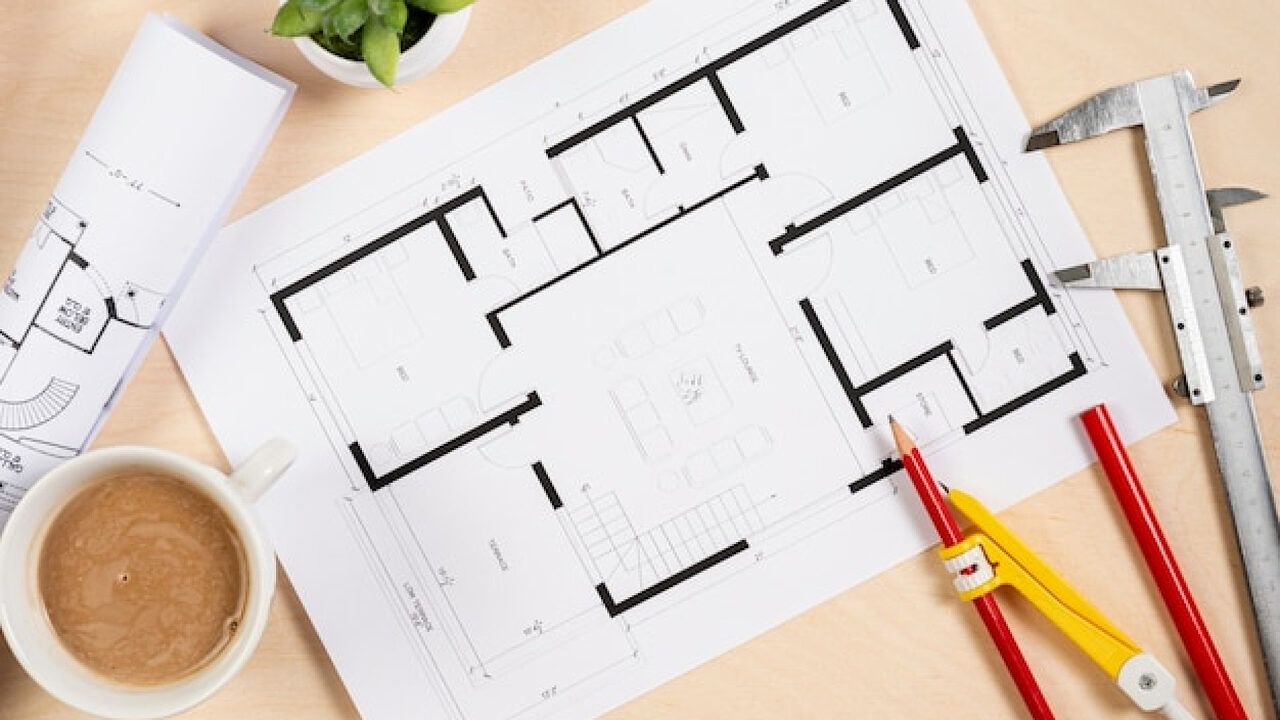 Plans de maisons : quelle solution clé sur porte pour votre projet ?